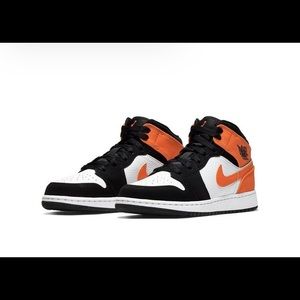 Jordan 1 Mid "Black/Orange/White" Kids' Shoe